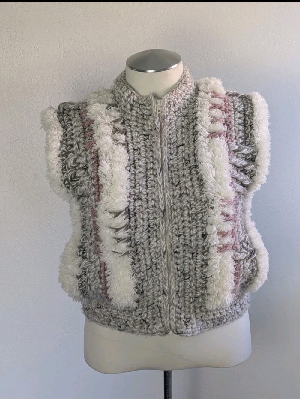 Women's Thick Knit Sweater Vest With Pockets Small